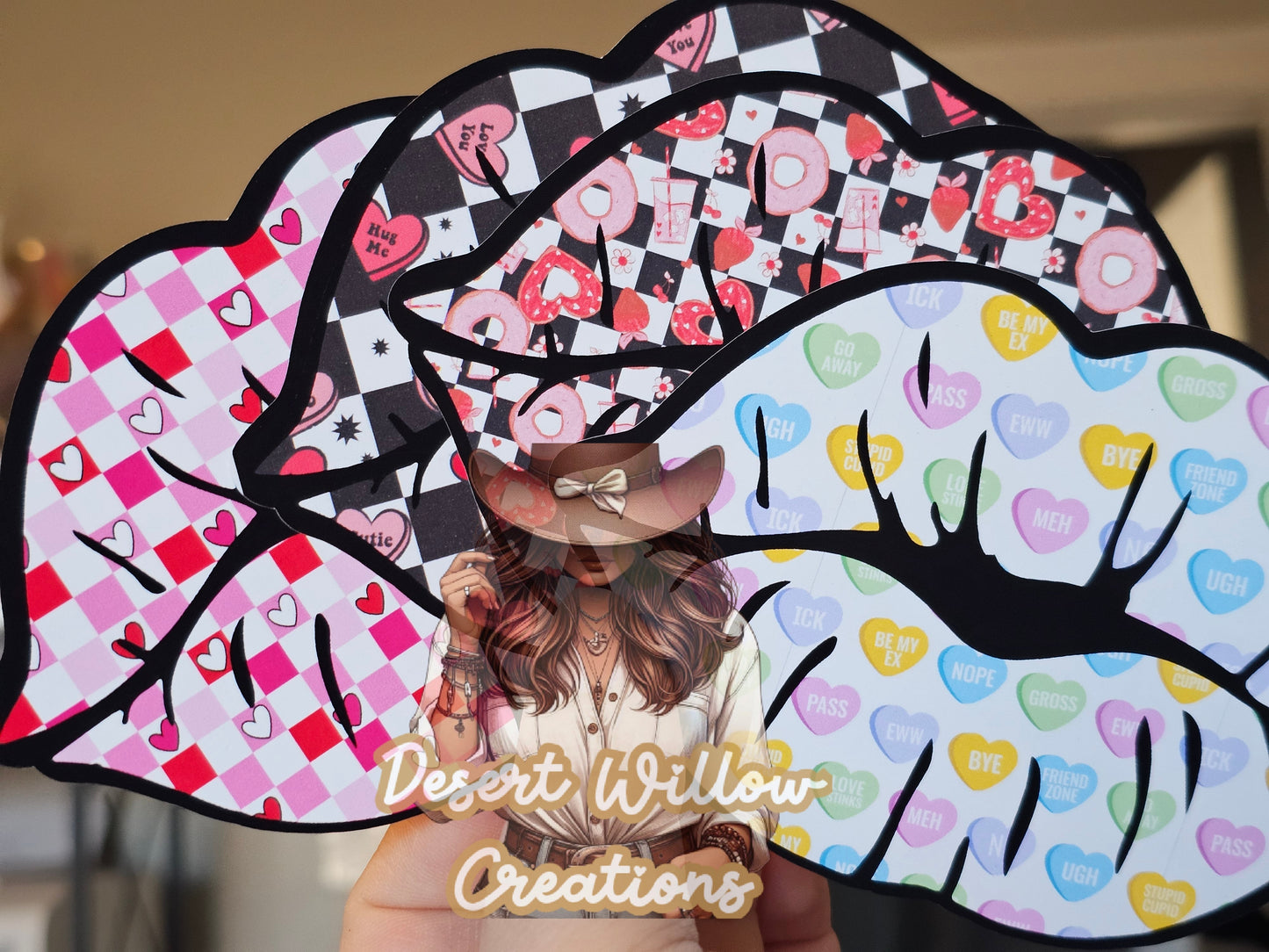 outlined lips cardstock