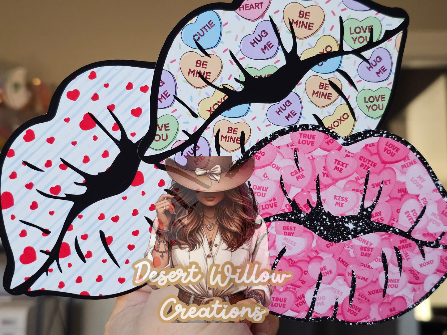 outlined lips cardstock