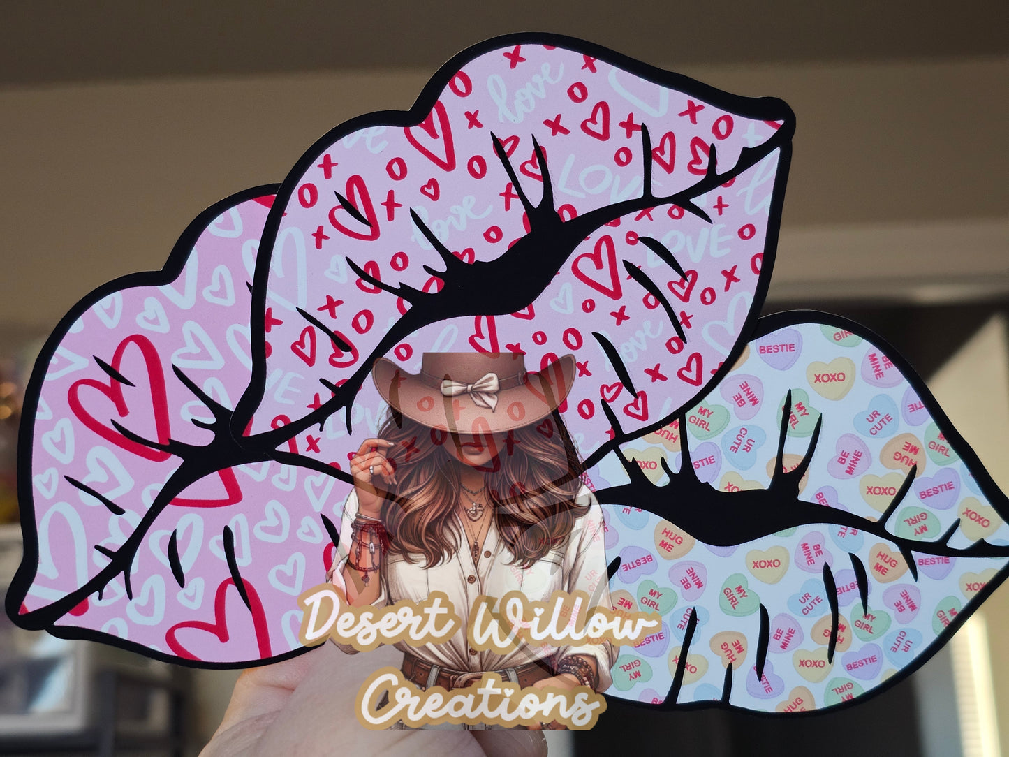 outlined lips cardstock