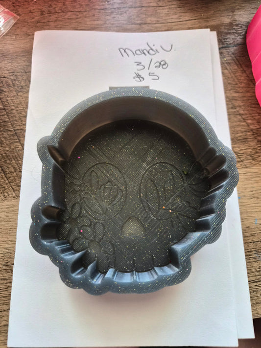 destash baysic bits leaves with skull